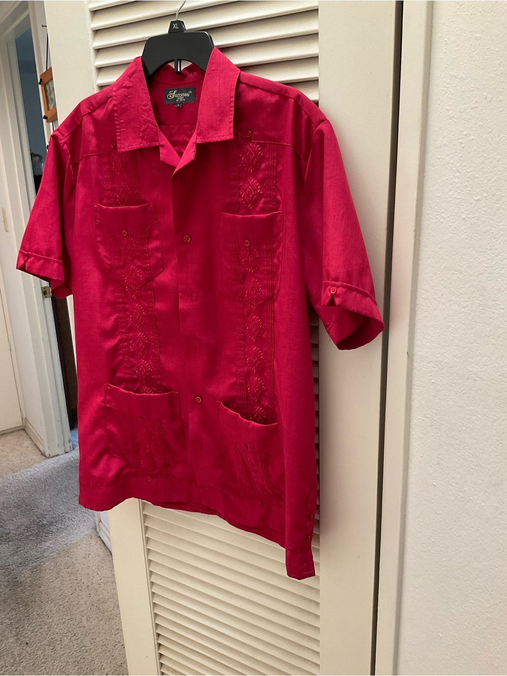 Men’s Guayaveras shirt in reddish maroon color